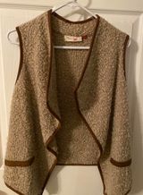 Red Camel vest  Photo 0