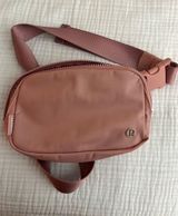 Lululemon Everywhere Belt Bag Photo 0