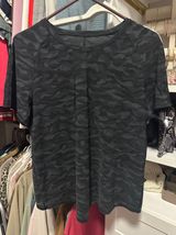 Short Sleeve Top Photo 0