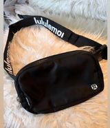 Lululemon Everywhere Belt Bag Photo 0