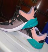 Fabletics Tennis Shoes Photo 0