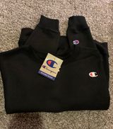 Champion Black Crewneck Photo 0