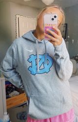 Nike UNC Sweatshirt Photo 0