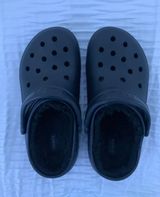 Crocs black fuzzy Photo 0