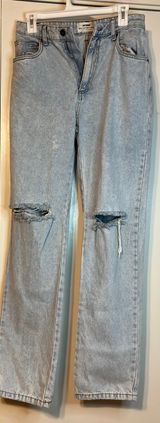 Light Wash Mom Jeans Photo 0