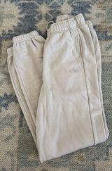 Alo Yoga Sweatpants Accolade Photo 0