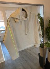 Under Armour Cropped Sweatshirt Photo 0