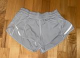 Lululemon Hotty Hot Short 2.5” Photo 0