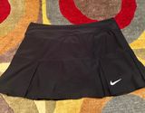 Nike Dri Fit Black Pleated Tennis Skort Skirt Runs Short Women’s Size Medium Photo 0