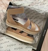 AQUA Sandles Photo 0