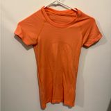Lululemon top size 2 orange Photo 0