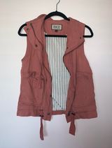 Buckle BKE Vest Photo 0