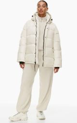 Aritzia Super Puff Photo 0