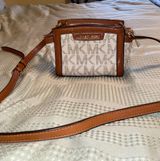Michael Kors Crossbody Mini Purse Photo 0