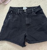 black Shorts Photo 0