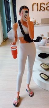 Set Active Set Photo 0