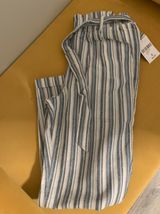 Forever 21 Casual Ankle Woven Pants Photo 0