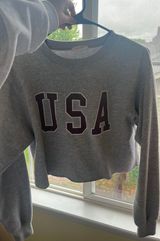 Brandy Melville USA cropped crewneck Photo 0