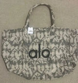 Alo Yoga Tote Bag Photo 0