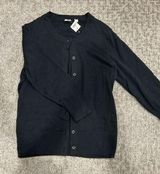 Gap Women’s NWT Sweater size small Photo 0