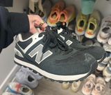 Black Sneakers Photo 0