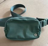 Lululemon Everywhere Belt Bag Photo 0