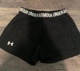 Under Armour Shorts Photo 0