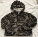 cropped camo hoodie Photo 0