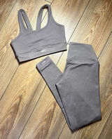 Set - Sports Bra & Leggings Photo 0