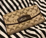 Coach Wallet Photo 0