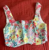 yellow the label Top Floral Photo 0