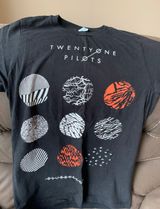 Hot Topic Twenty One Pilots Band tee Photo 0