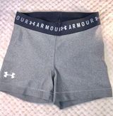 Under Armour Shorts Photo 0