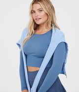 sidewalk seamless cropped workout top Photo 0