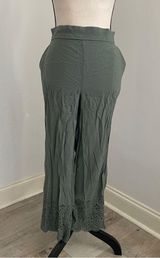 LOFT Green Wide Leg Ankle Pants Relaxed Fit size Medium Cropped Floral Boho Pant Photo 0