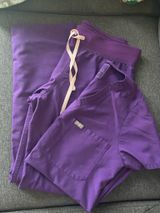 FIGS Set Scrubs Photo 0