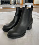 MIA Women’s Chelsea Boots Photo 0