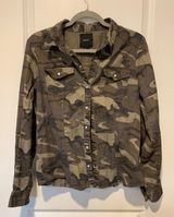 Forever 21 Camo Jacket Photo 0