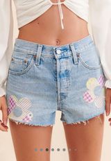 Levi’s 501 High-Waisted Shorts Photo 0