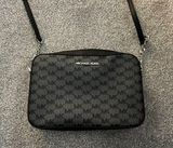 Michael Kors Purse Photo 0