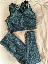 Adapt Animal Leggings & Bra Set Large Photo 0