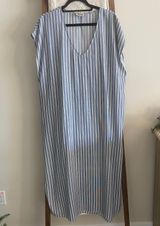 NWOT Blue & White Vertical Striped Resort Style Maxi Dress Photo 0