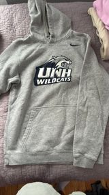 University Of New Hampshire Sweatshirt Photo 0