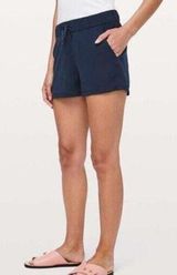 Lululemon On The Fly Short *Woven *2.5" True Navy | SIZE: 6 Photo 0