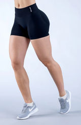 DFYNE Shorts Photo 0