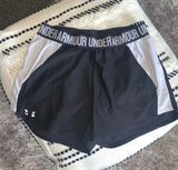 Under Armour Shorts Photo 0