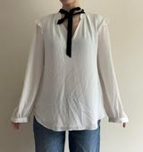 Pussybow Velvet Bow White Blouse Photo 0