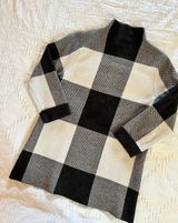 T Tahari Tahari Sweater Photo 0
