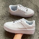 Nike Sage Size 7.5 Photo 0