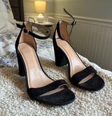 Classic Black Heels Photo 0